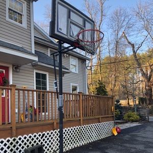 Basket ball hoop